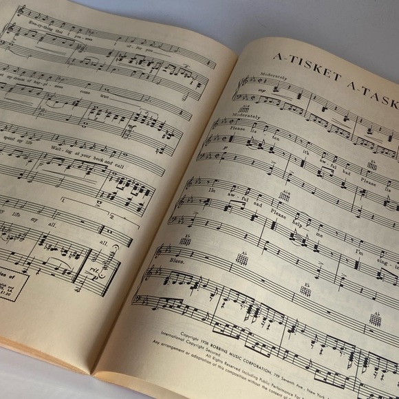 30 Years 30 Hits Music Book, 1950 - Picture 11 of 12